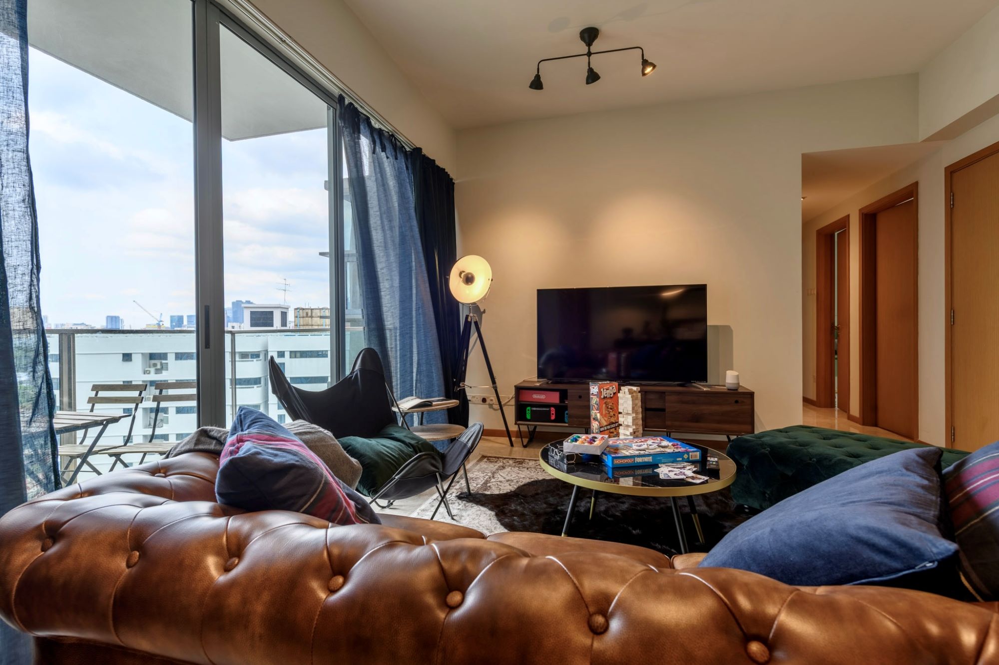 1503-LIVING.jpg - URBANA