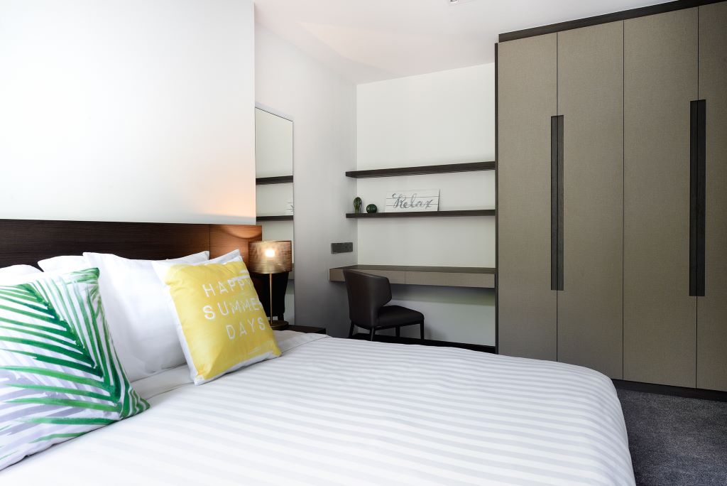 Executive Superior B