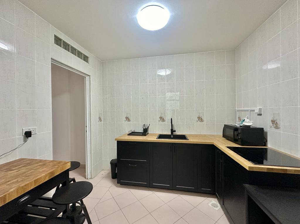 8.jpeg - 18 ROBERTS LANE