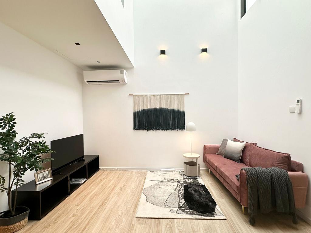 24A-ML-Living-Dining-2.jpeg - 24A MOONSTONE LANE