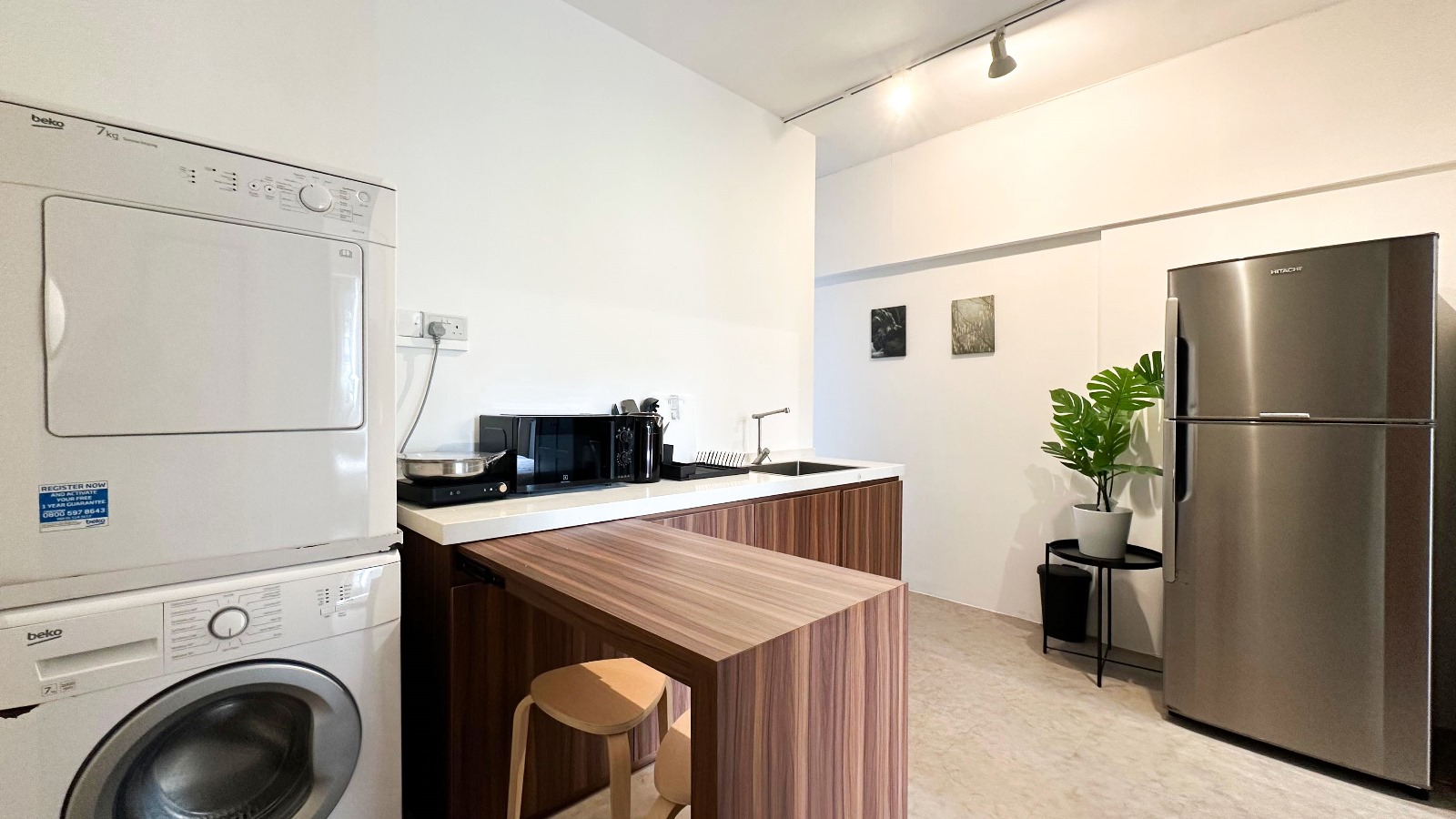 1-11.jpeg - HOLLYWOOD