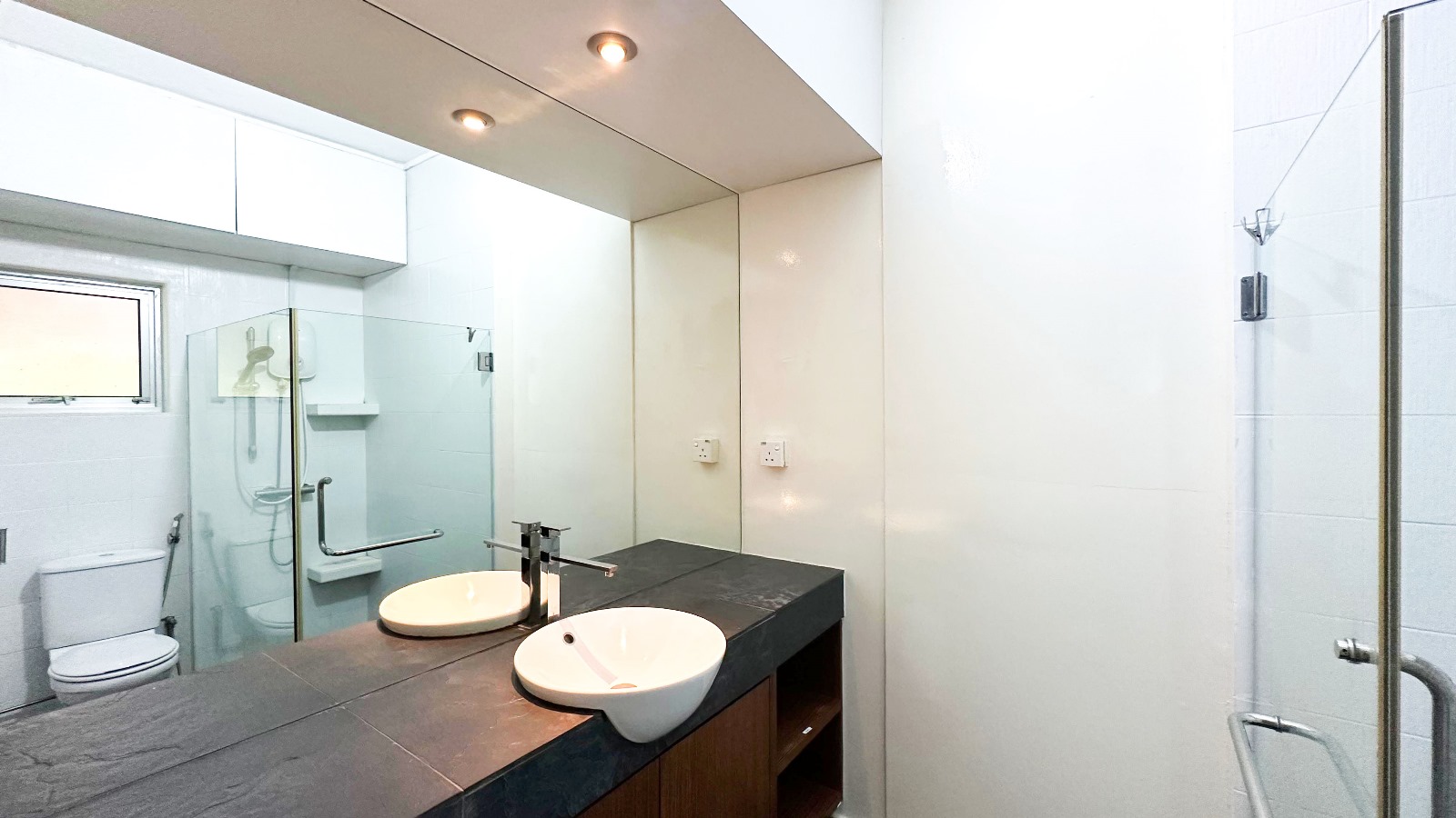 3-4.jpeg - HOLLYWOOD