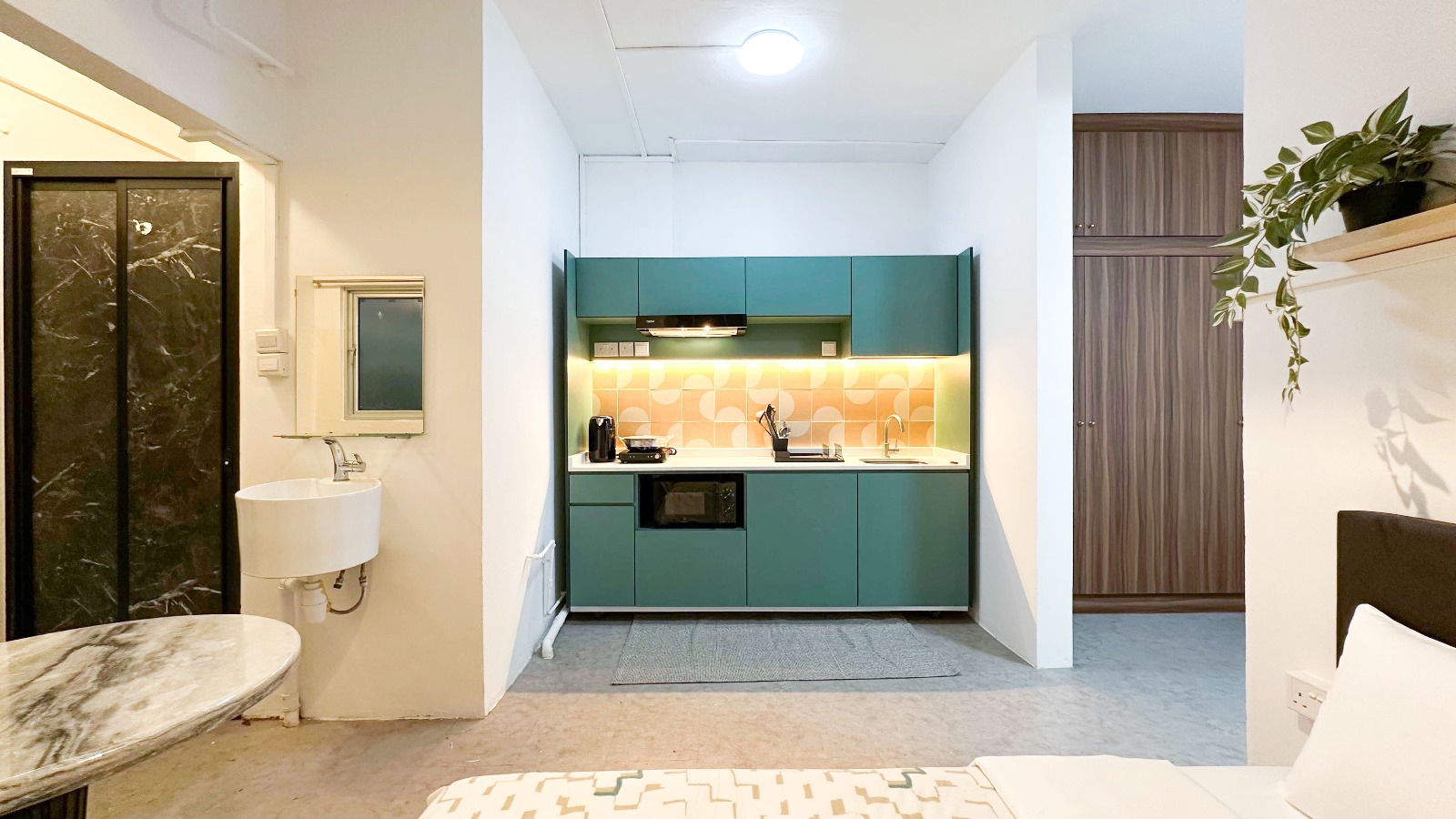 4-2.jpeg - HOLLYWOOD