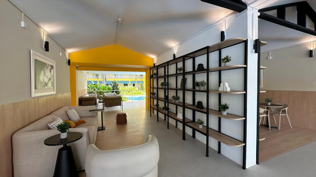 COMMUNE on Henderson